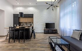 Alder Bridge Apartment